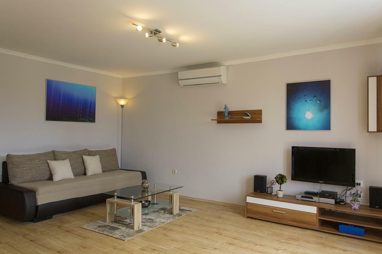 Apartments Tasha Mali Lošinj Exterior foto