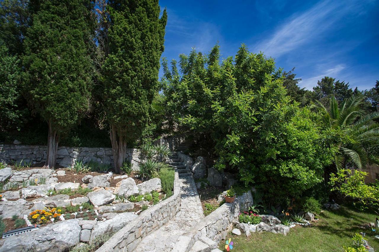 Apartments Tasha Mali Lošinj Exterior foto